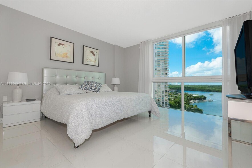 Building Photo - 200 Sunny Isles Blvd