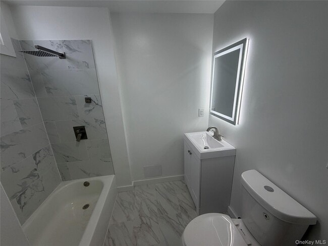 Building Photo - 726 Jersey Ave