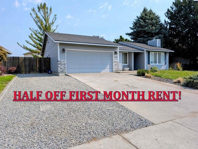 Primary Photo - HALF OFF FIRST MONTH! Close to Everything!