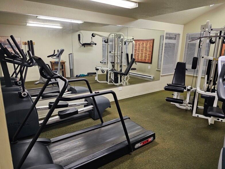 Building Photo - 19230 Forest Park Dr NE