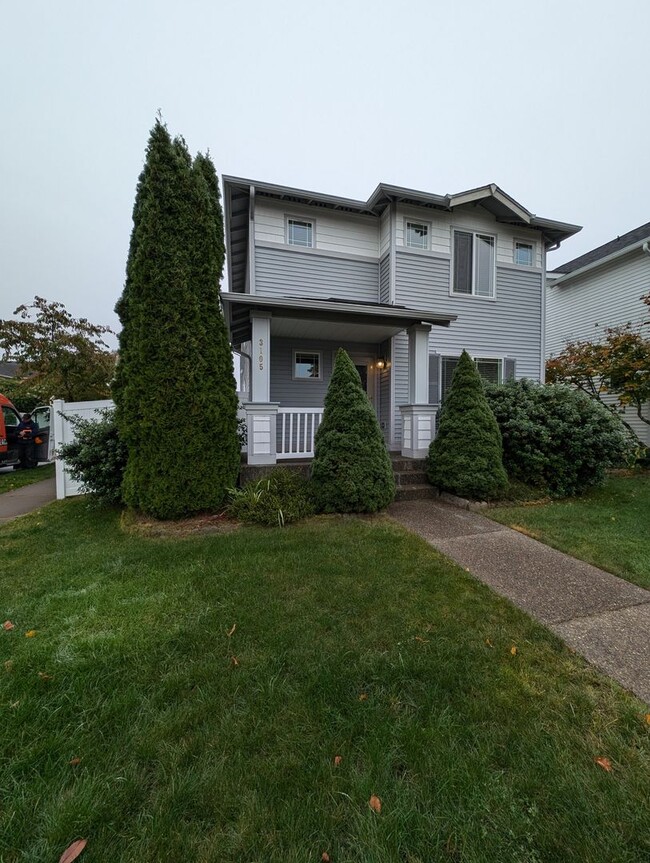 Building Photo - Corner lot 3 bed, 2.5 bath DuPont home!