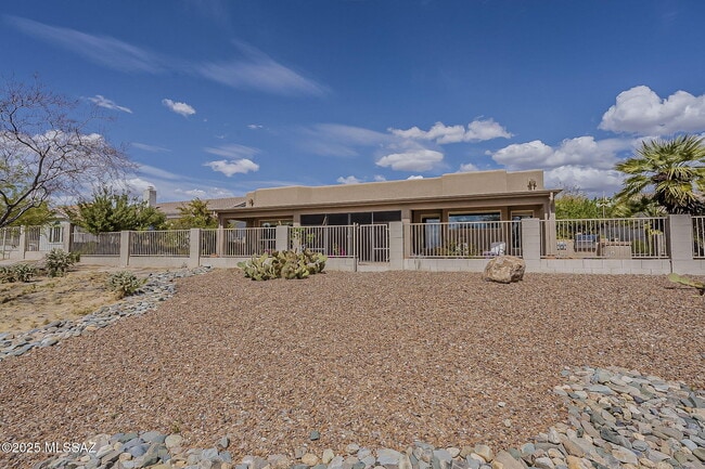 Building Photo - 65473 E Rose Ridge Dr