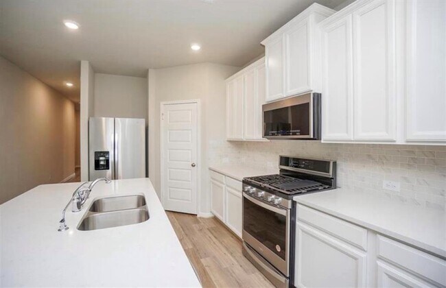Building Photo - 21607 Blue Sapphire Ct