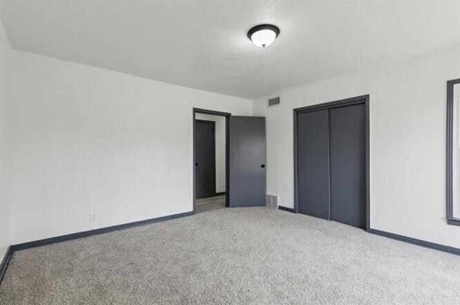 Building Photo - 3737 Bilglade Rd