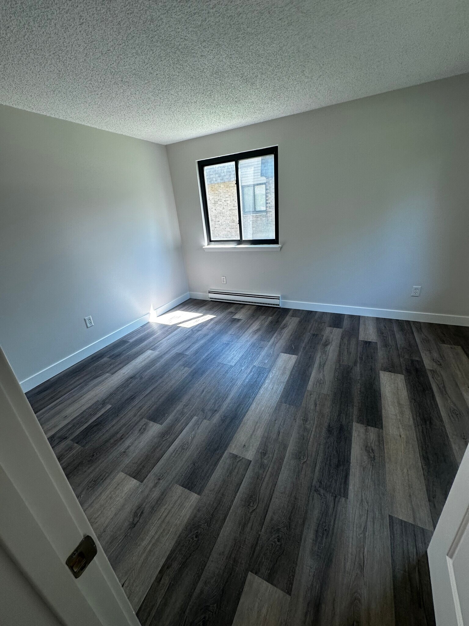 Building Photo - 20 Versailles Rd