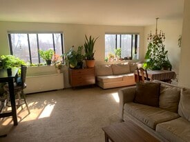 Building Photo - 8601 Manchester Rd