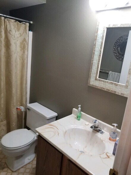 Building Photo - 10 Juniper Trl