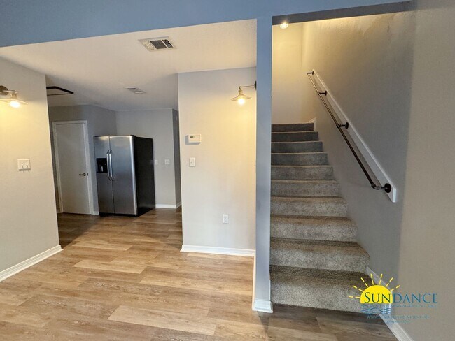 Building Photo - Gorgeous 3 Bedroom Home in Fort Walton Beach-near Hurlburt Field!