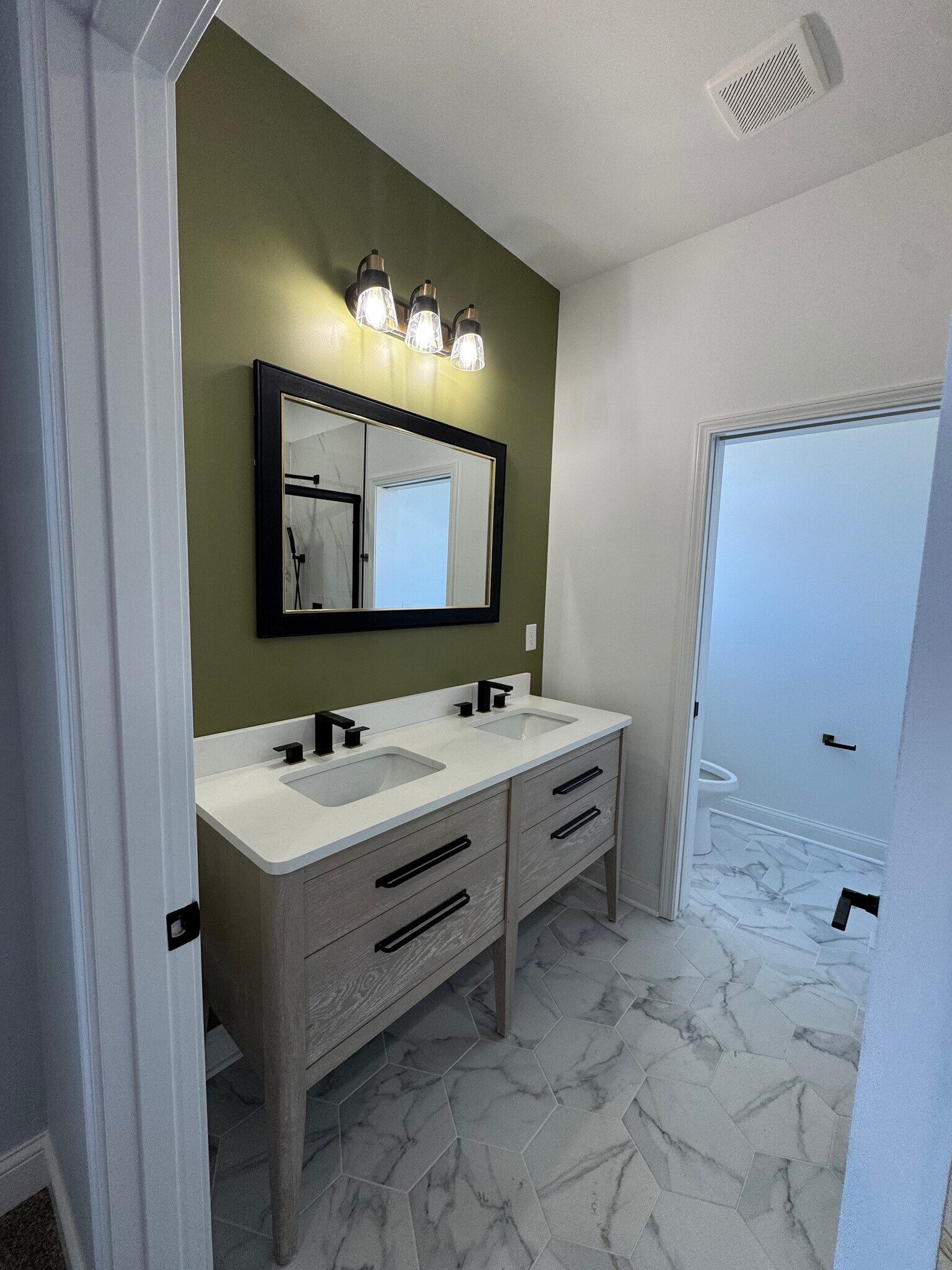 Building Photo - 963 Heyl Ave