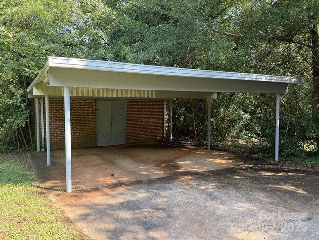 Building Photo - 505 Franklin Ave