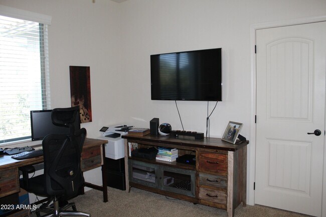 Building Photo - 3457 S Swan Dr