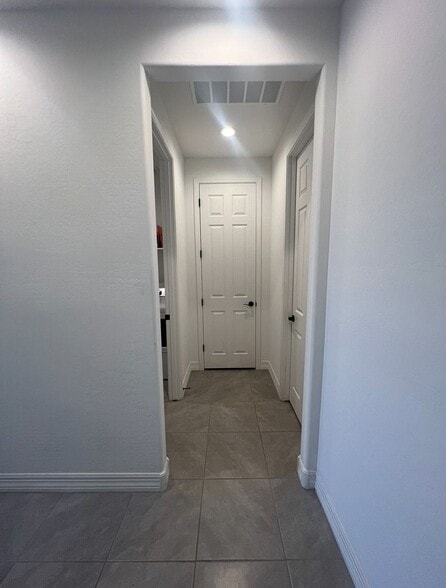 Building Photo - 2044 E Prairie Dog Dr