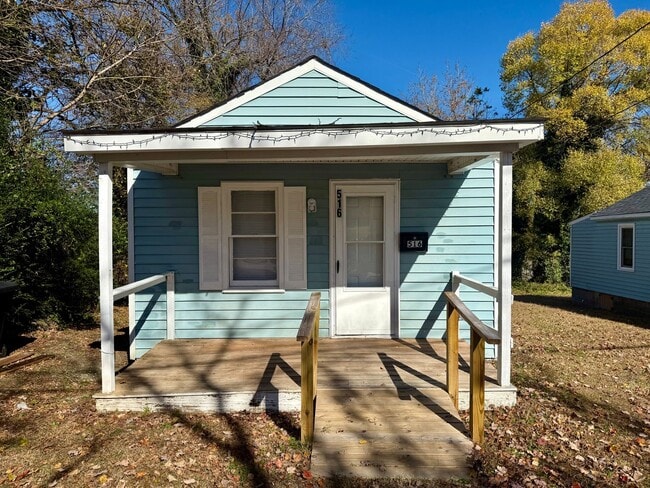 Primary Photo - One bedroom, 1 bath house in Burlington