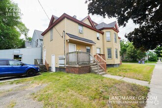 Building Photo - 423 8th St NW