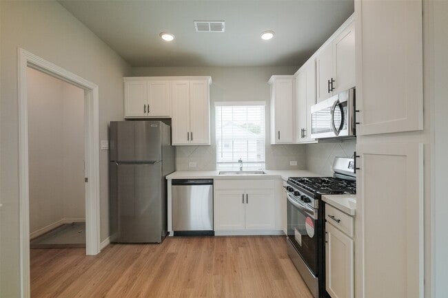 Building Photo - 6434 New York St