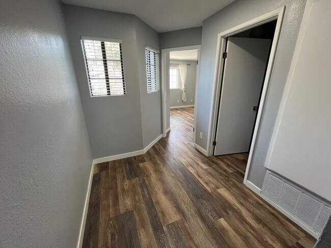 Building Photo - Beautiful 2-bedroom, 1.5-bath home in San Luis Obispo!