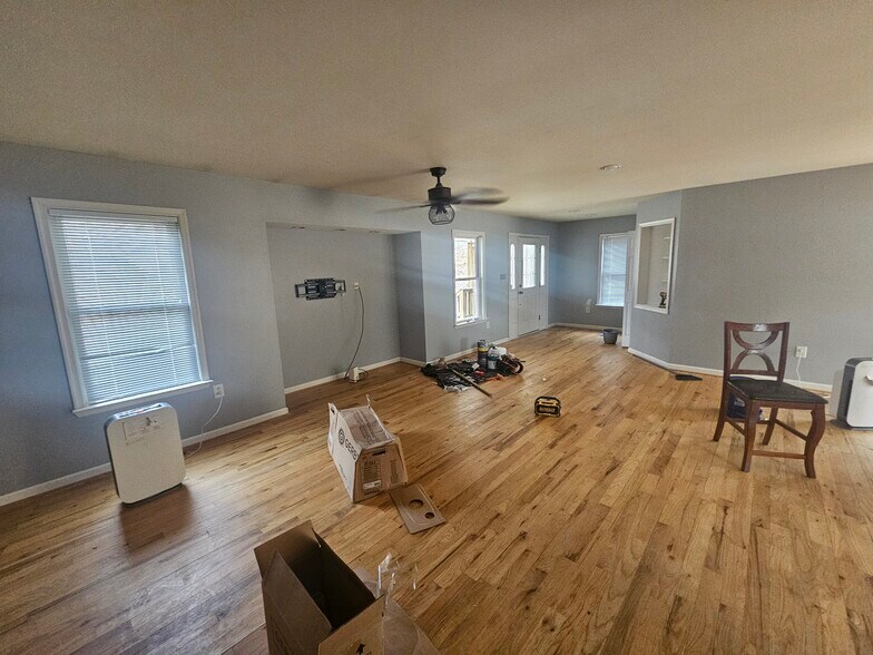 Living room and entry way - 852 Gray Fox Rd