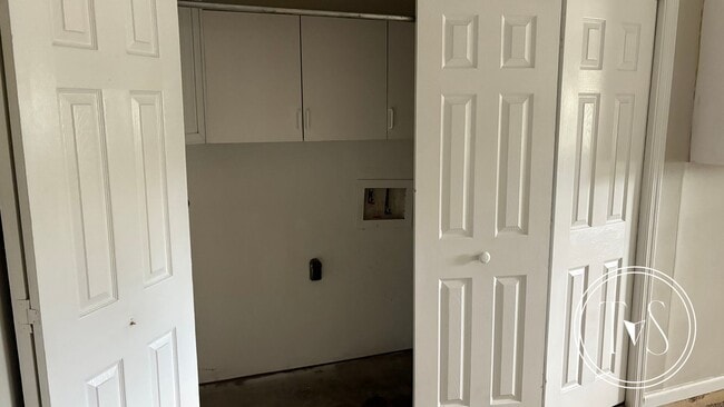 Building Photo - MOVE-IN SPECIAL: 50% OFF 1st FULL MONTH'S RENT!**