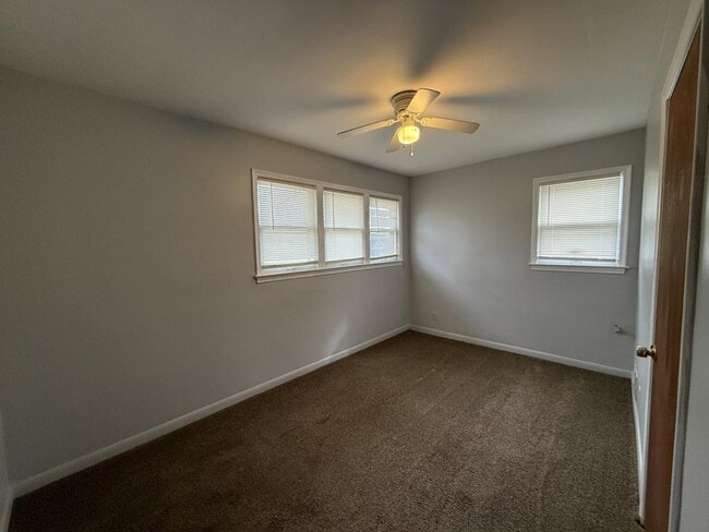 Building Photo - 3106 Shawnee Ave