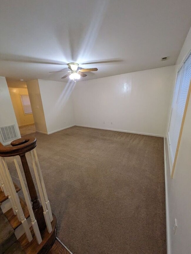 Building Photo - 2BD/1.5BA Townhome At Strawberry Patch Com...