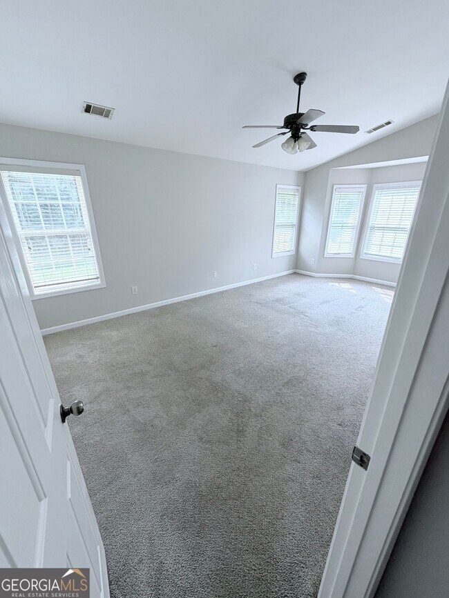 Building Photo - 3816 Landing Terrace