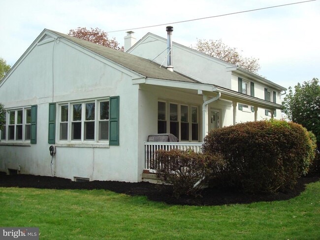 Building Photo - 1346 Faucett Dr