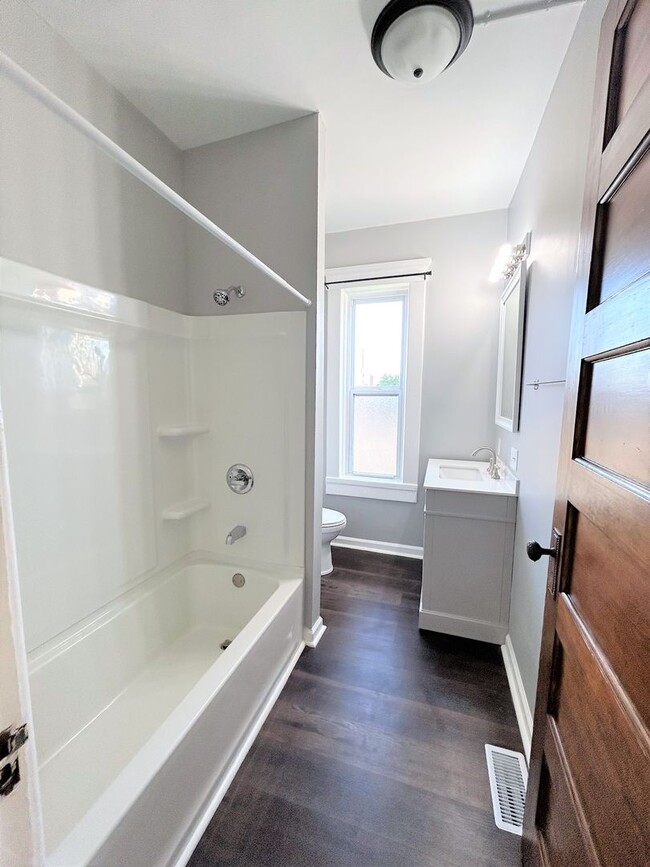 Building Photo - 217-217 S 9th St