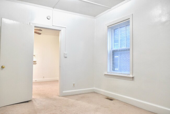 Building Photo - 2309 Bellevue Ave