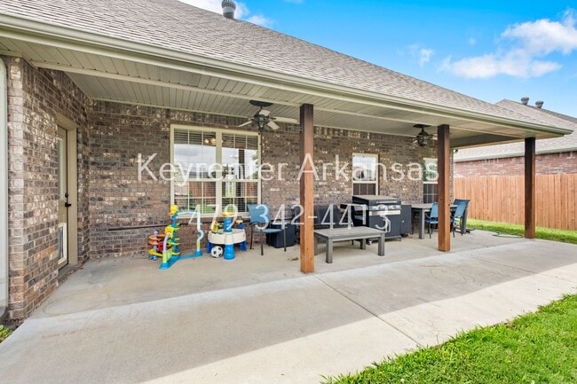 Building Photo - 1048 Tarah Knolls Cir