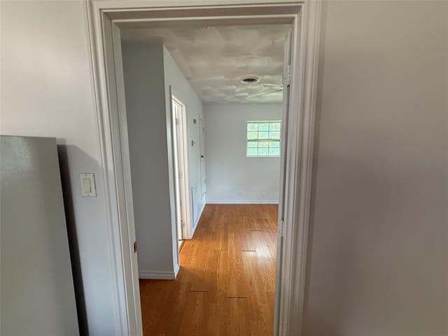 Building Photo - 211 Skyway Dr