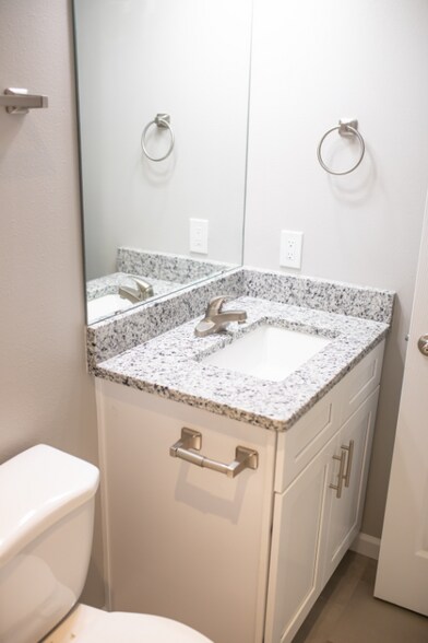 Building Photo - 95 N Hills Dr