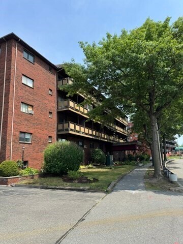 Building Photo - 595 Revere Beach Pkwy