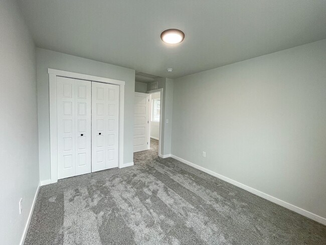 Building Photo - 4403 N Magical Crk Ave