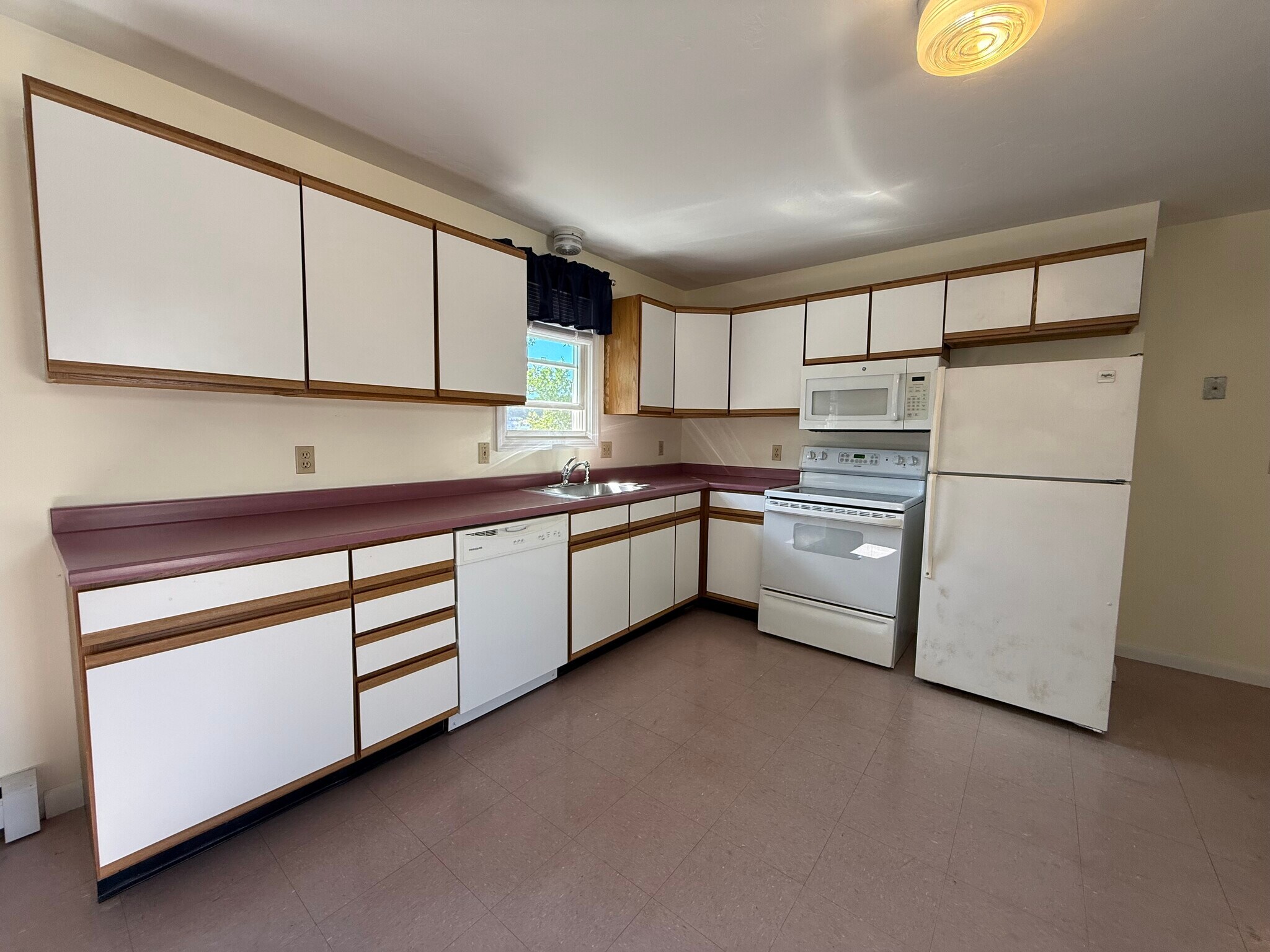 Kitchen - 5 Norton Way