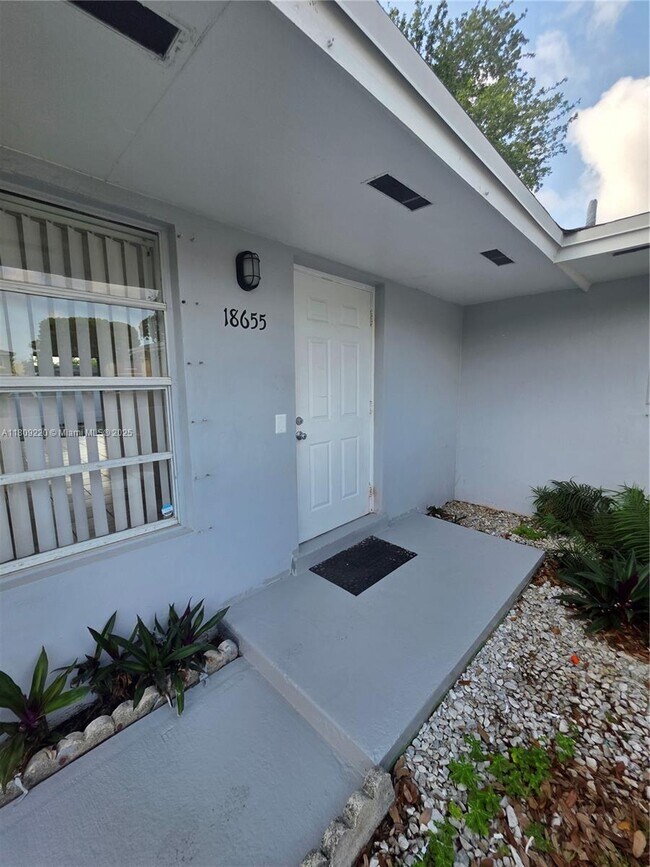 Building Photo - 18655 SW 100th Ave
