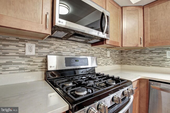 Building Photo - 4700 Parkman Ct