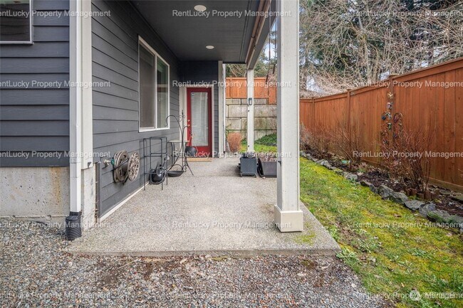 Building Photo - Stunning Like-New Home in Arbor Mist – Pri...