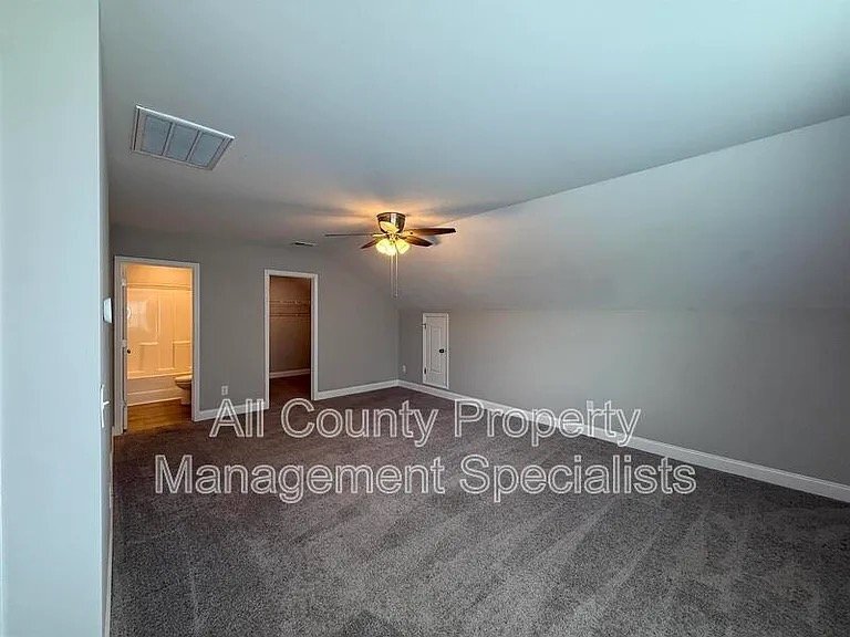 Building Photo - 333 Underhill Dr