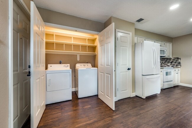 Building Photo - Beautifully Updated Home in Prime Coppell Location - Zoned to Top-Rated Schools!