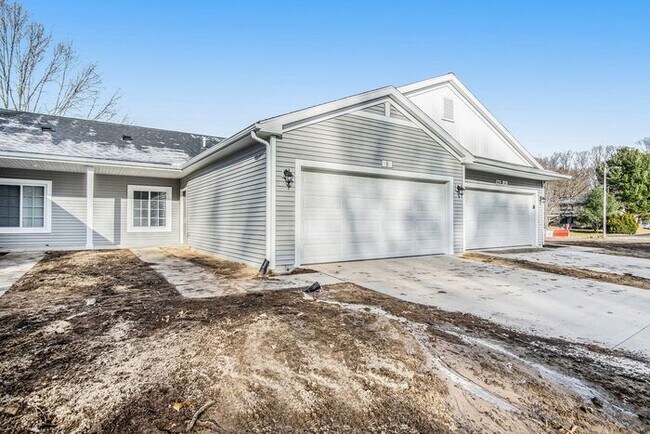Primary Photo - 15901 Cedar Dr