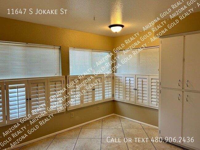 Building Photo - 55+  AHWATUKEE ADULT COMMUNITY