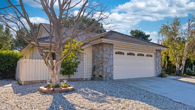 Building Photo - Charming Home for Now Leasing in Thousand Oaks!