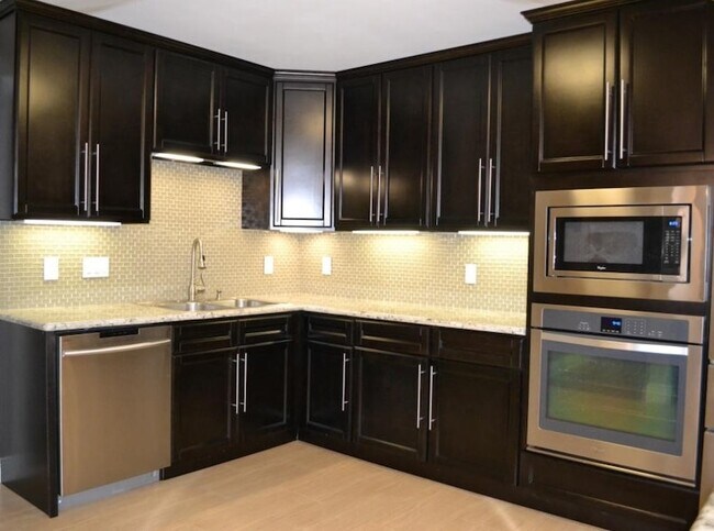 Building Photo - 43 Hickory Oak Dr