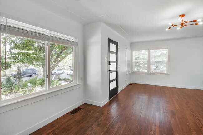 Building Photo - 4732 Stuart St