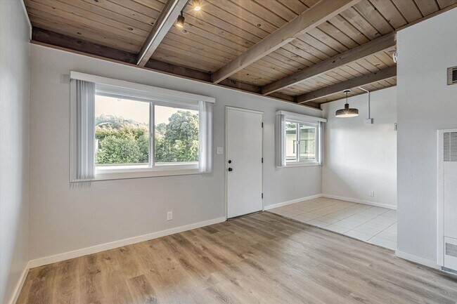 Primary Photo - 2nd Floor 1Bed/1Ba Unit in El Cerrito - Re...
