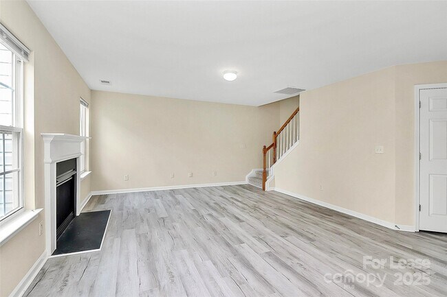 Building Photo - 1445 Laraway Ct NW