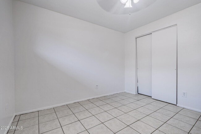 Building Photo - 555 S Bellview