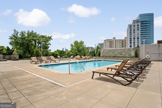 Building Photo - 2277 Peachtree Rd NE
