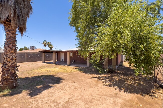 Building Photo - 6321 W Whitton Ave