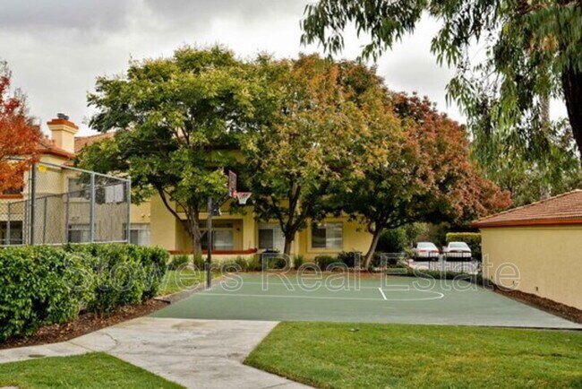 Building Photo - 7052 Dublin Meadows St